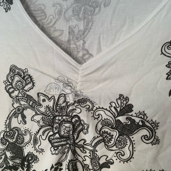 Lululemon long sleeve tee - Picture 4 of 6